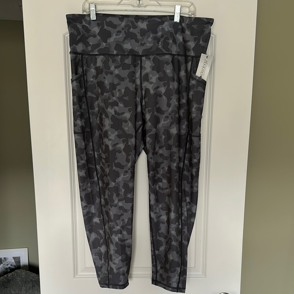 NWT Ideology Camouflage Gray Leggings, Sz XXL